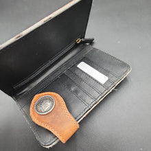 Load image into Gallery viewer, Speckle Cowhide Cardholder with Concho Button
