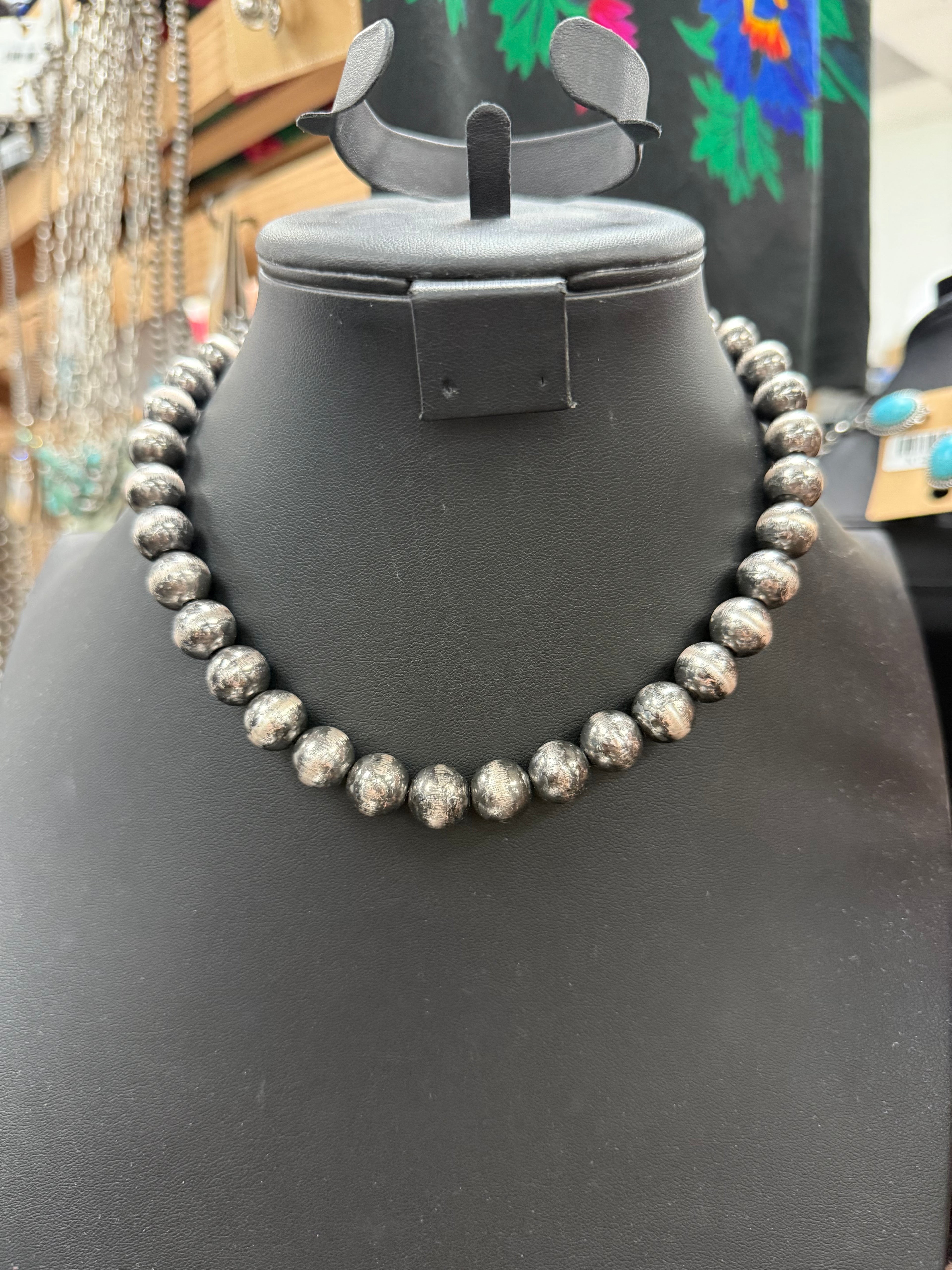 Single Layer Pearl Necklace