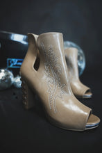 Load image into Gallery viewer, River Rock Heels
