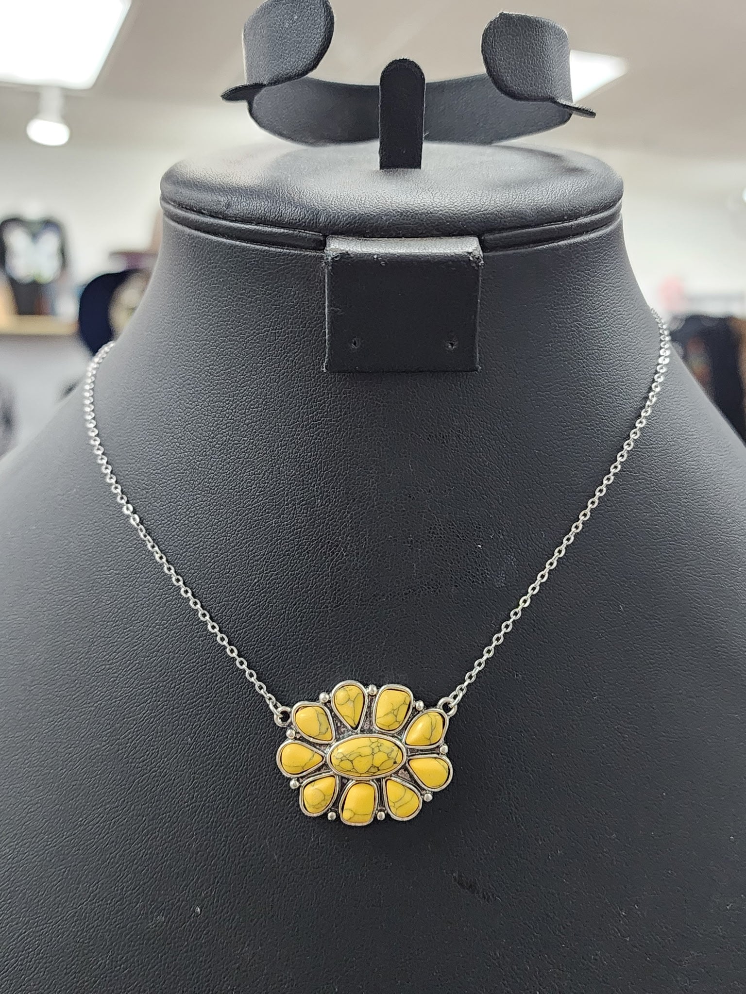 Yellow Cluster Pendant Necklace