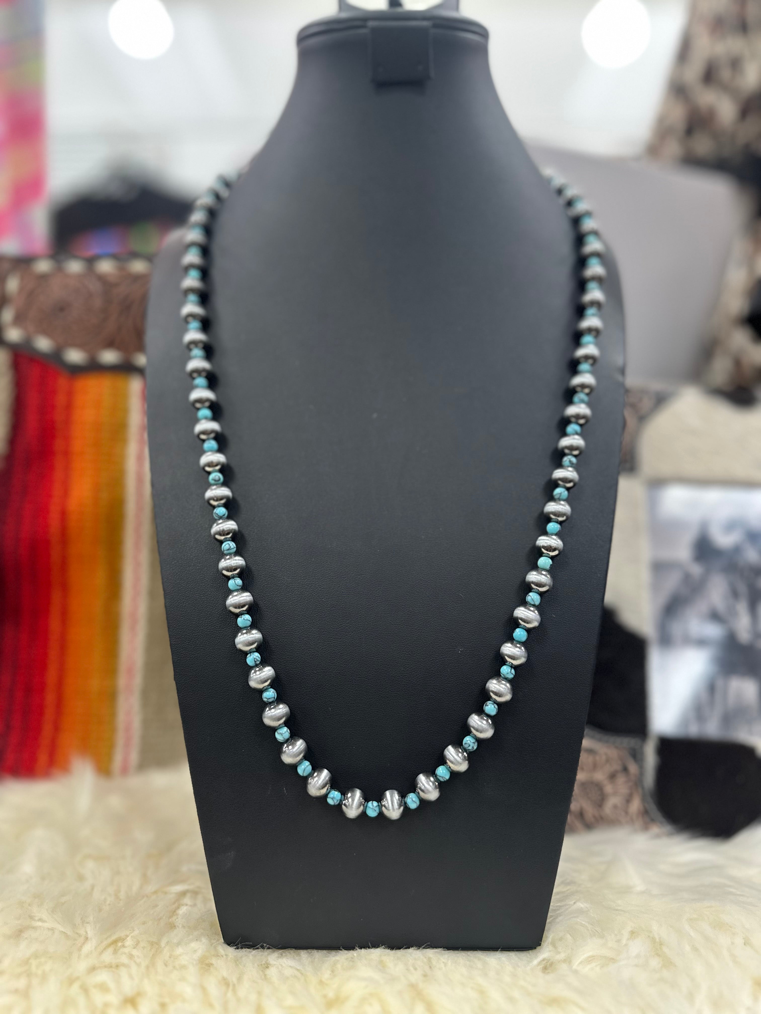 Turquoise & Pearl Single Layer Necklace