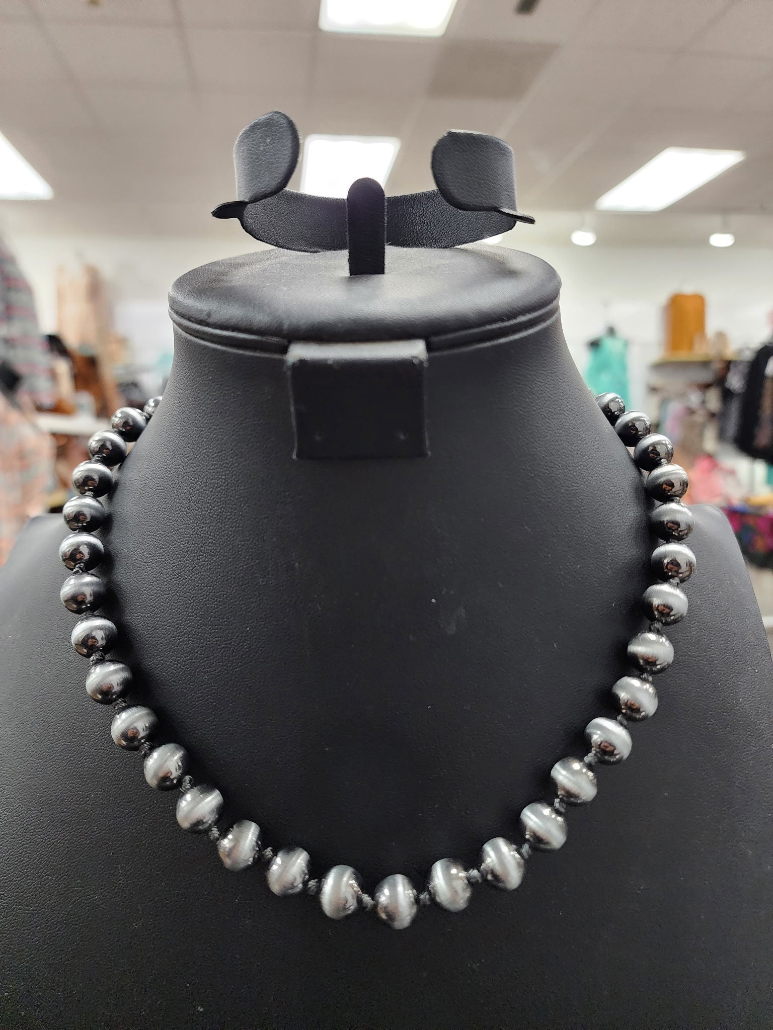 Single Layer Pearl Necklace