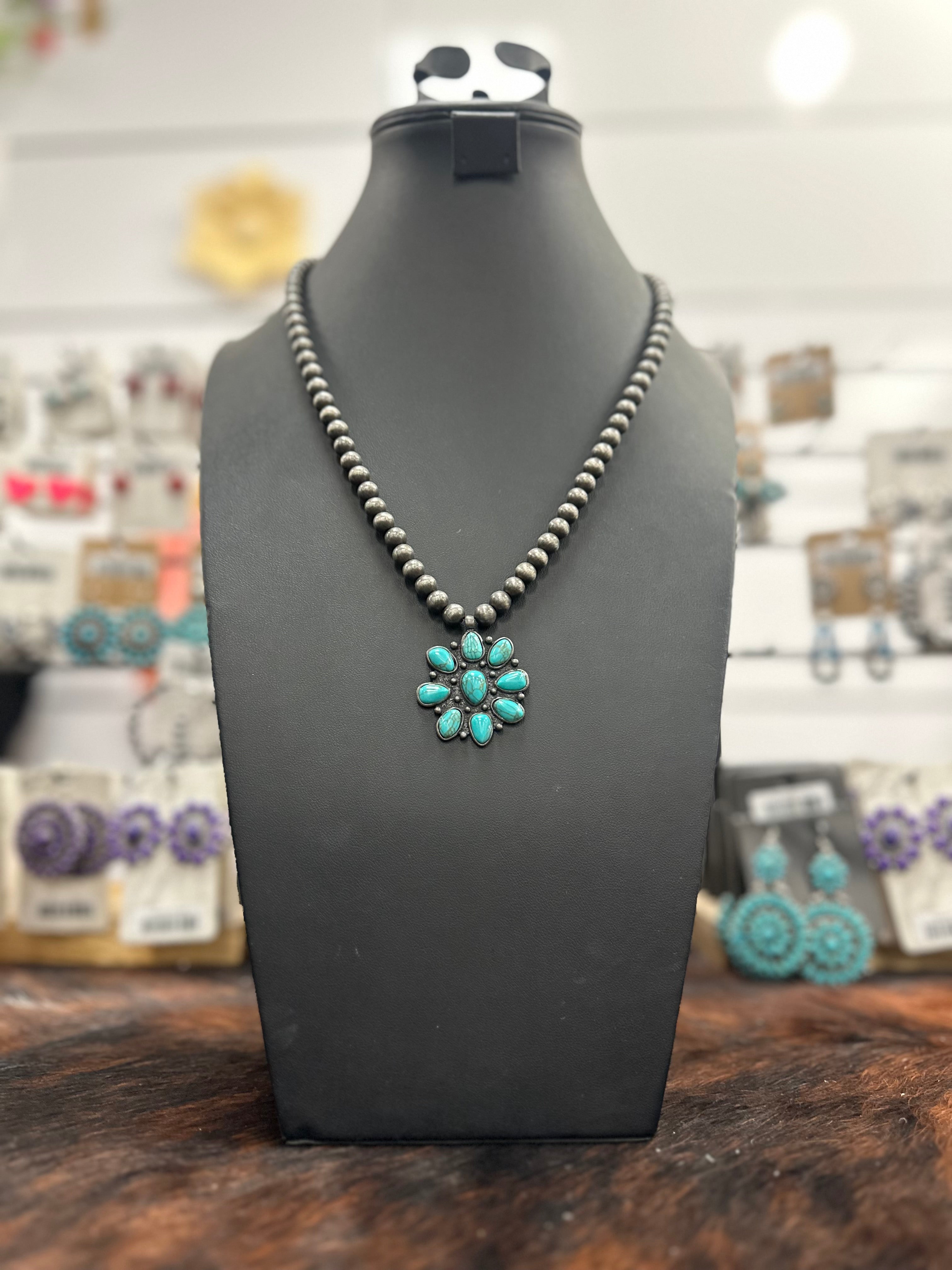 Turquoise Cluster Pendant Pearl Necklace