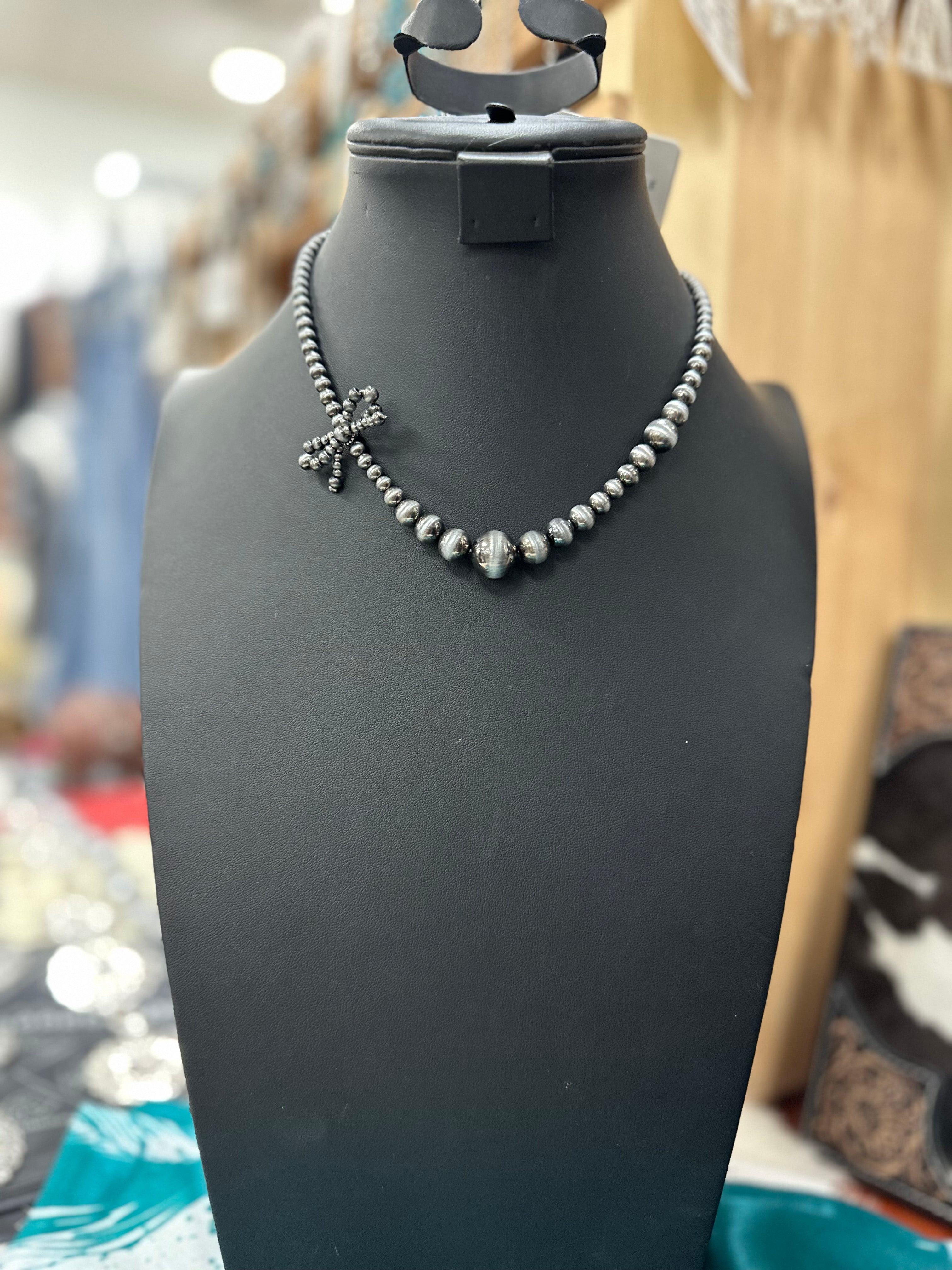 Silver Pearl Ribbon Necklace