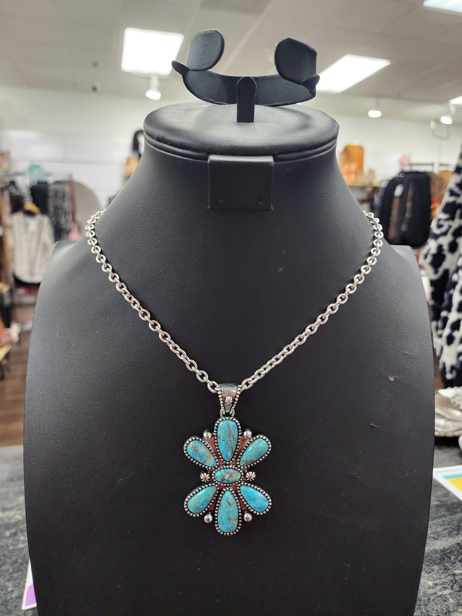 Turquoise Ribbon Cluster Pendant Necklace