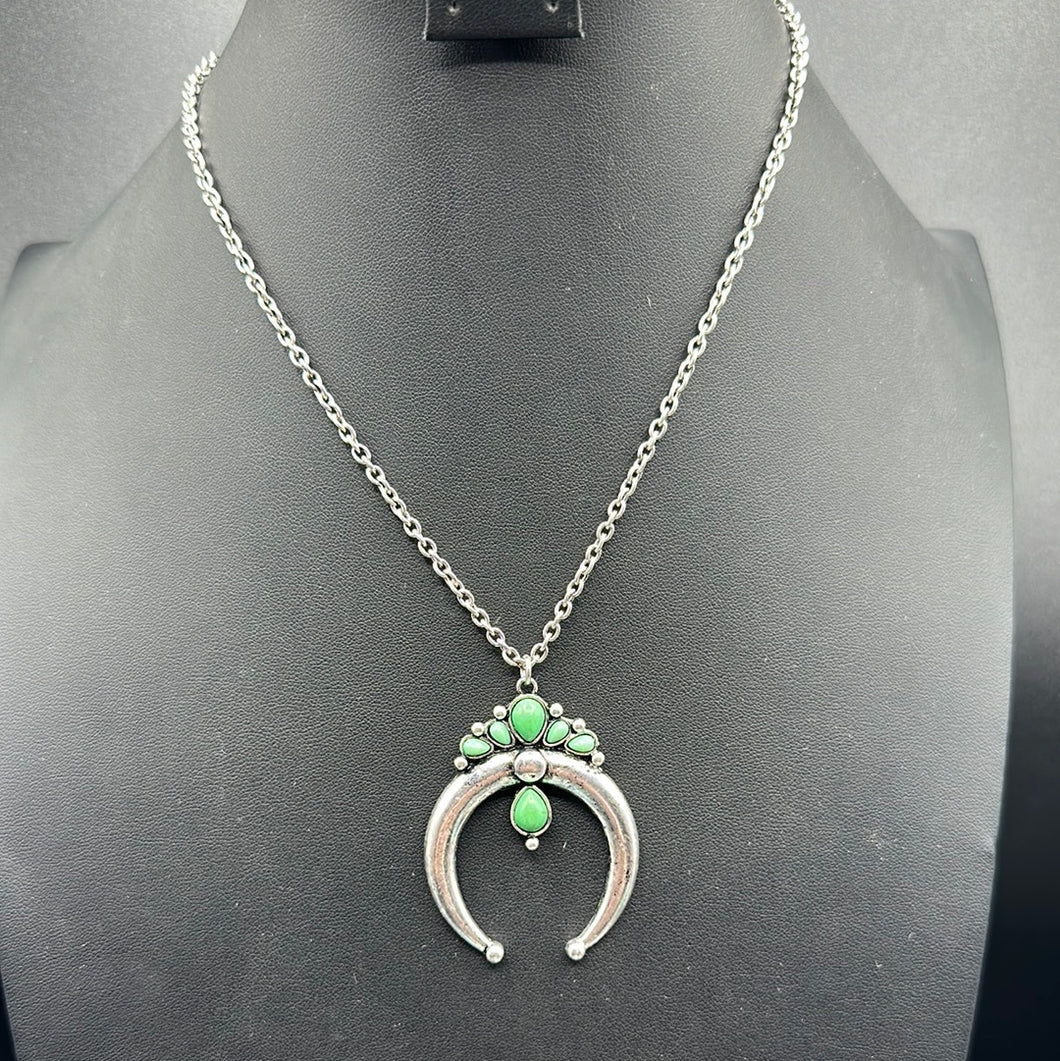 Green Stone Naja Pendant Necklace