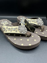 Load image into Gallery viewer, Beige Bling Flip Flop
