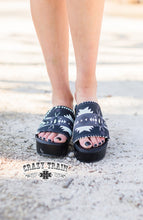 Load image into Gallery viewer, Black/White Southwestern Design Sandals

