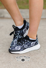 Load image into Gallery viewer, Black/White Southwestern Design Sneakers
