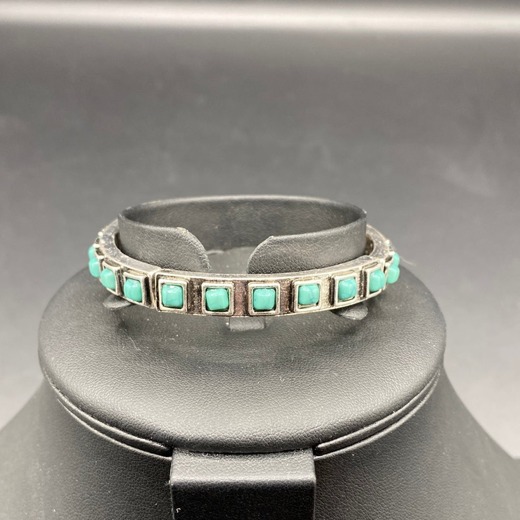 B463B Turquoise Inspired Stone Stretch Bracelet