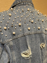 Load image into Gallery viewer, OW153 Long Denim Jacket
