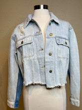 Load image into Gallery viewer, OW145 Light Washed Crop Denim Jacket
