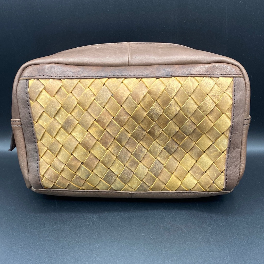 AD-153 Leather Weave Toiletry Bag