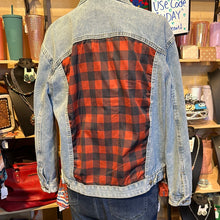 Load image into Gallery viewer, OW193 Plaid Light Wash Denim Jacket
